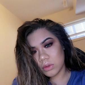 Meet your Posher, Katelyn